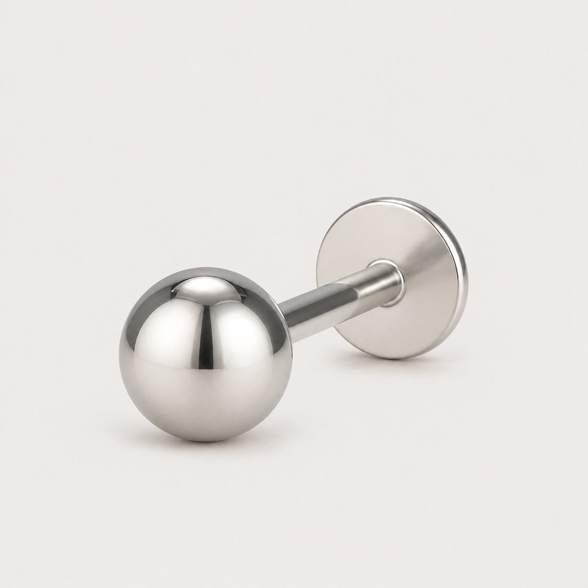Titan Ohrstecker mit Kugel Midi (mit flachem Verschluss)