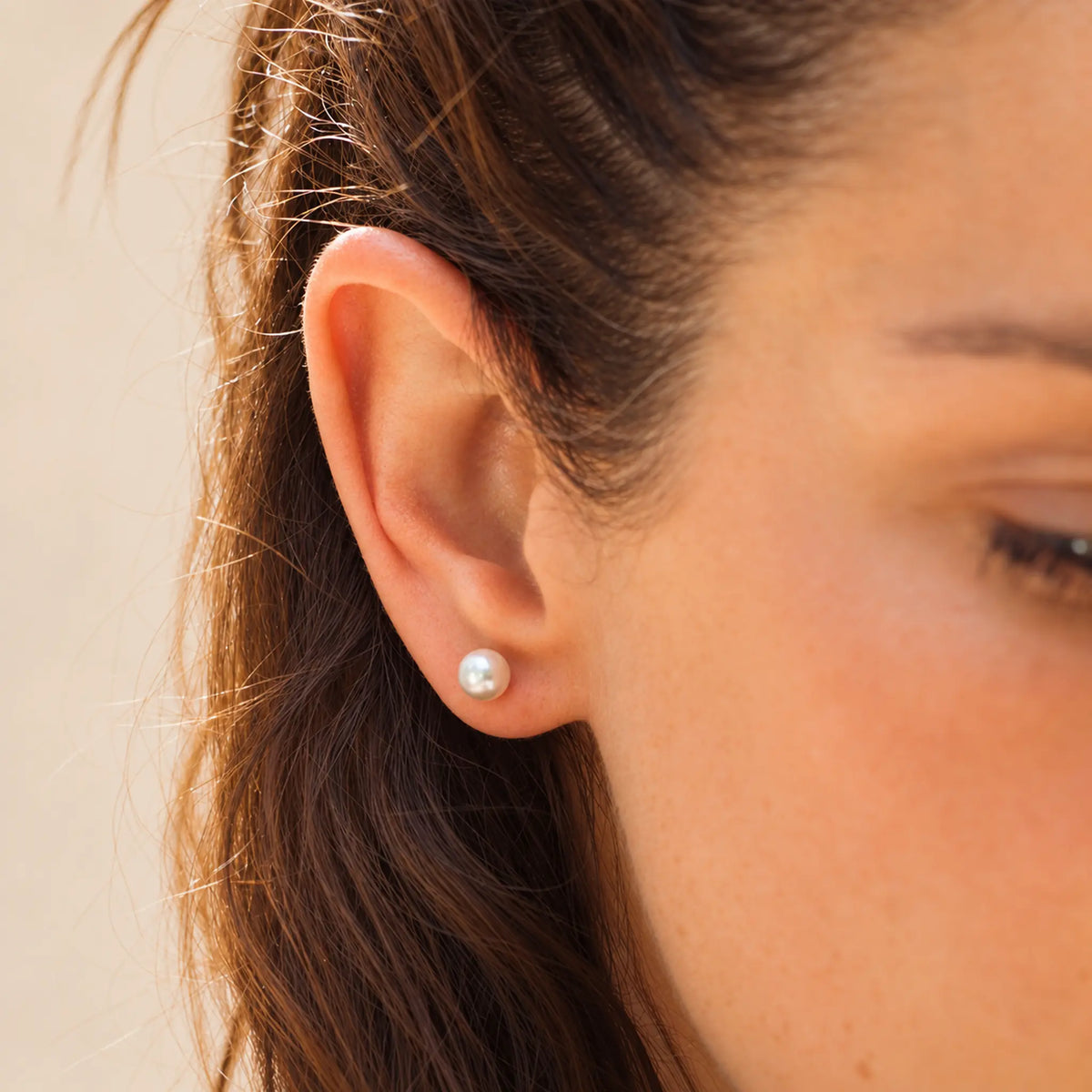 Titan Ohrstecker mit Perle Swarovski® Midi