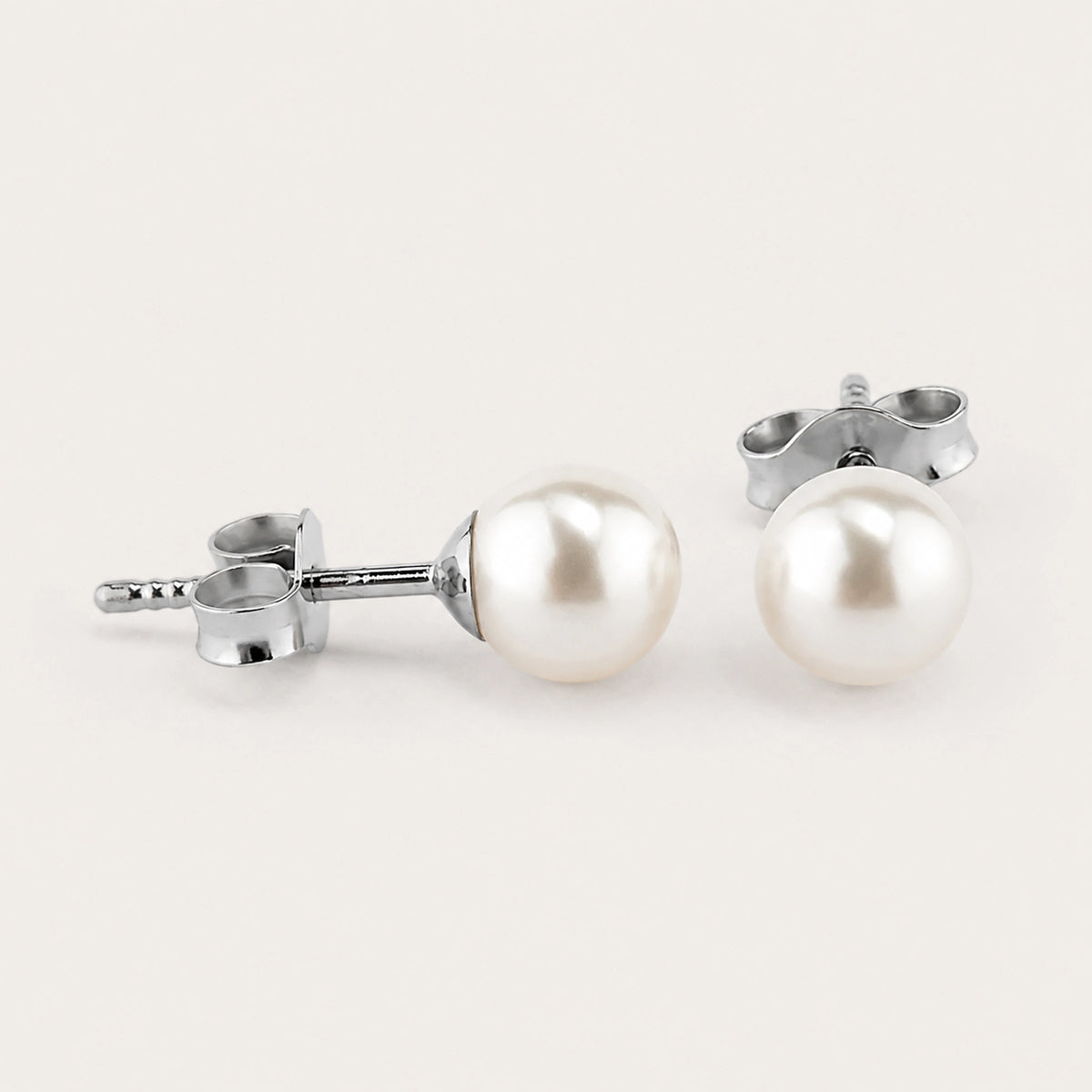 Titan Ohrstecker mit Perle Swarovski® Midi