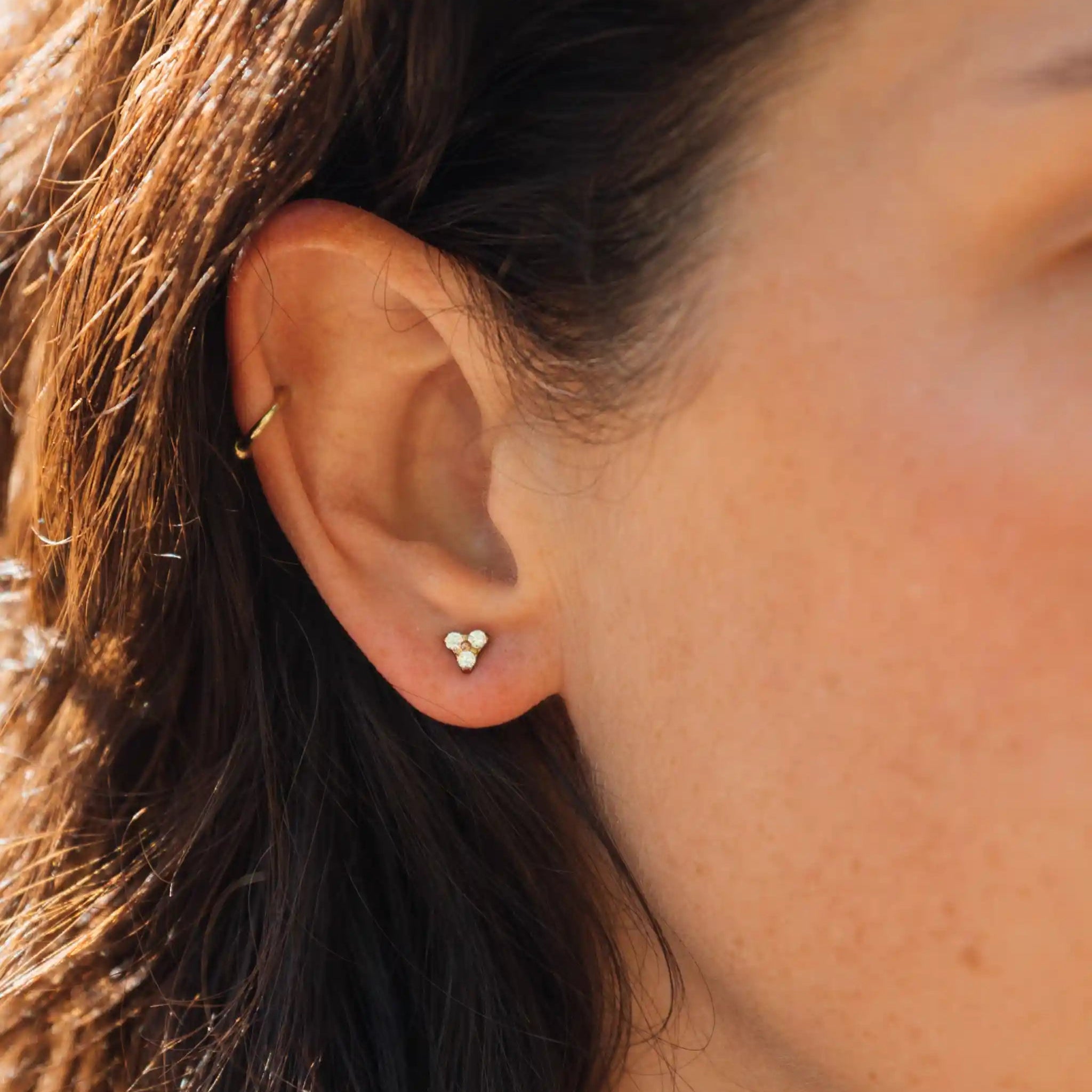 Titan Ohrstecker mit Trio Zirkonia Swarovski®