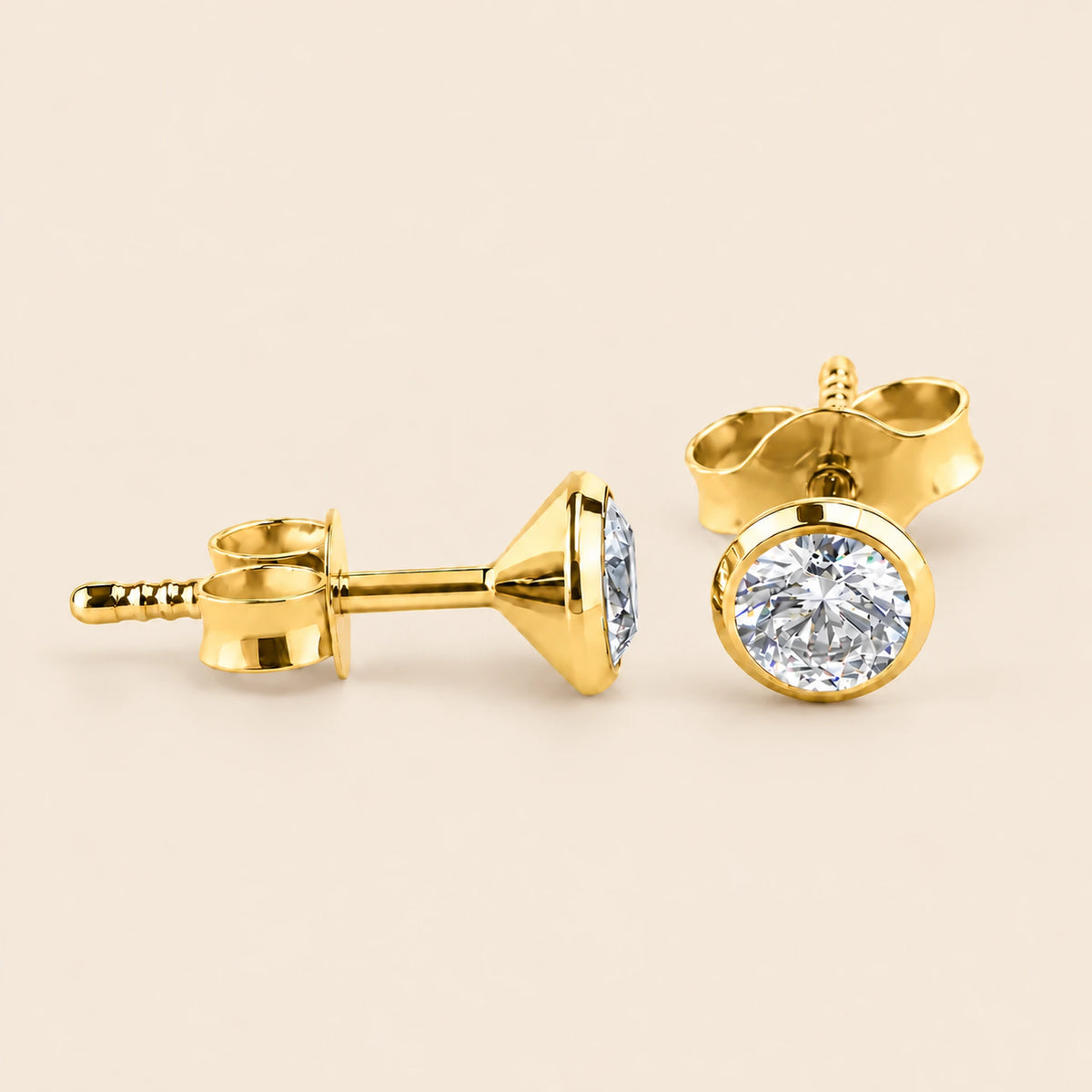 Titan Ohrstecker mit Zirkonia Swarovski® Trichter Midi