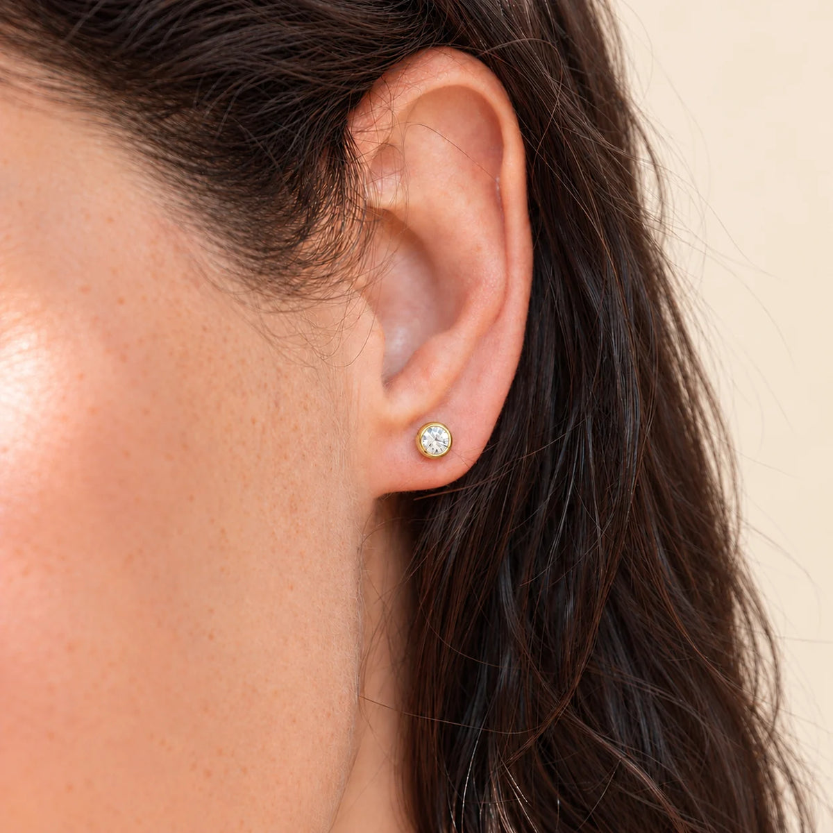 Titan Ohrstecker mit Zirkonia Swarovski® Trichter Midi