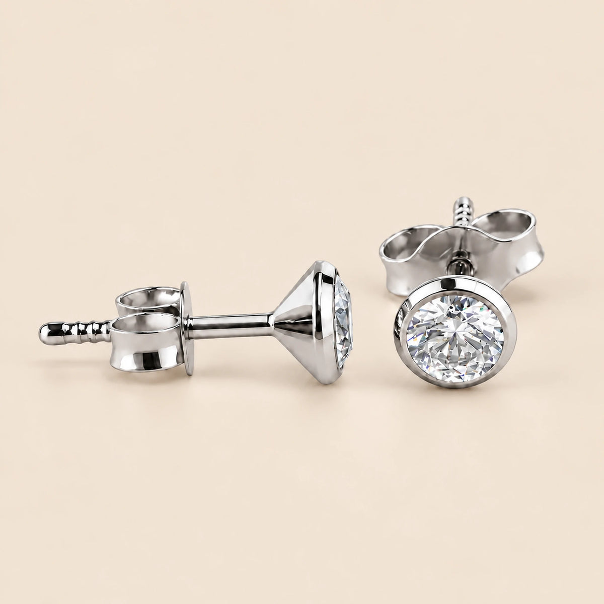 Titan Ohrstecker mit Zirkonia Swarovski® Trichter Midi