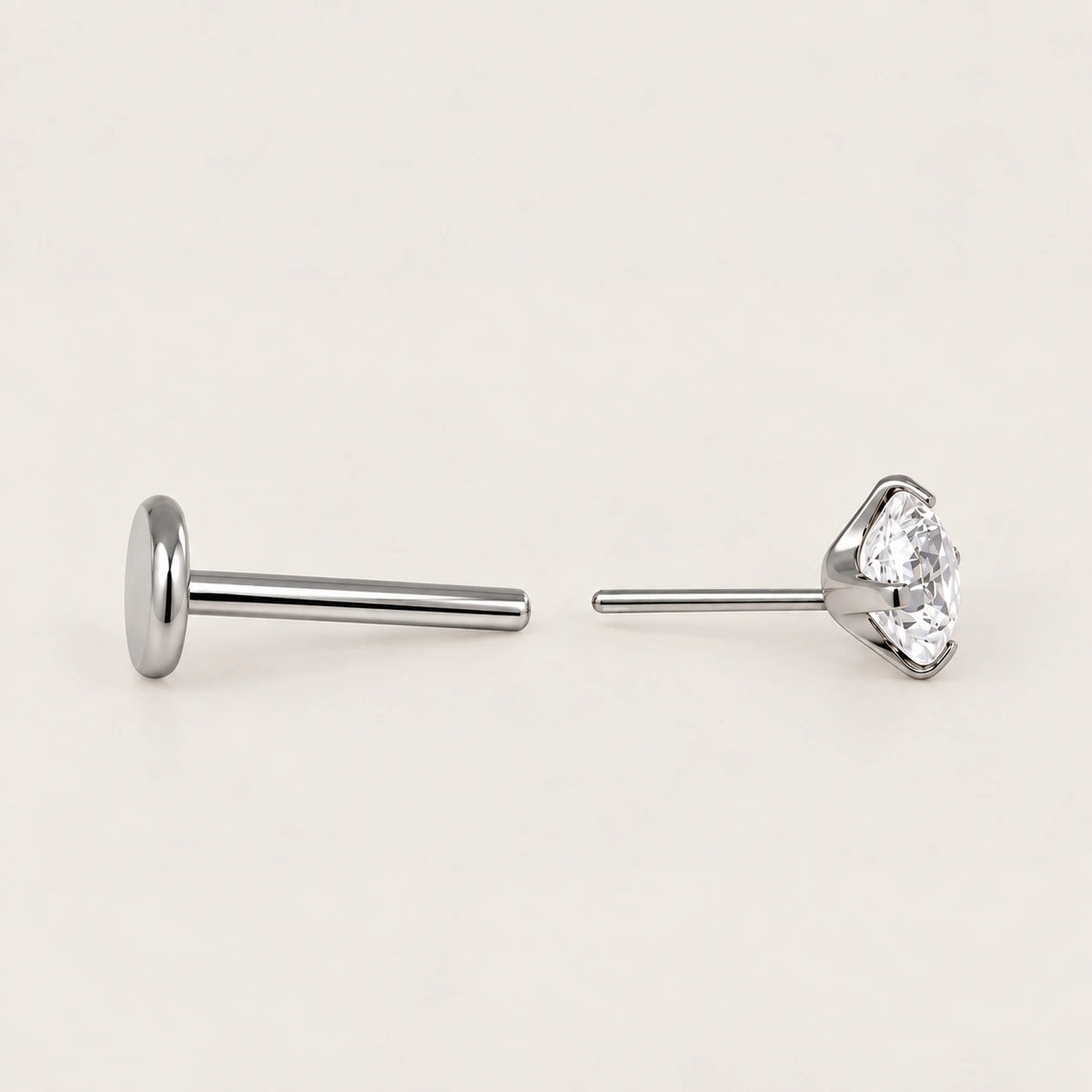Titan Ohrstecker mit Zirkonia Stein Baby (mit flachem Verschluss)