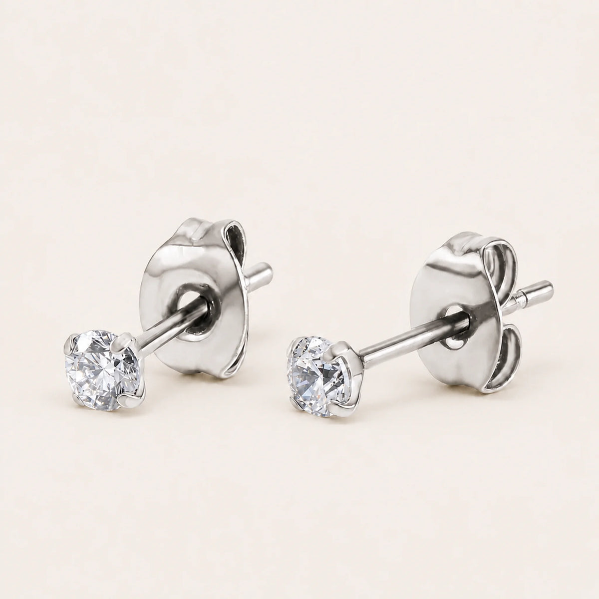 Titan Ohrstecker mit Zirkonia Stein Baby