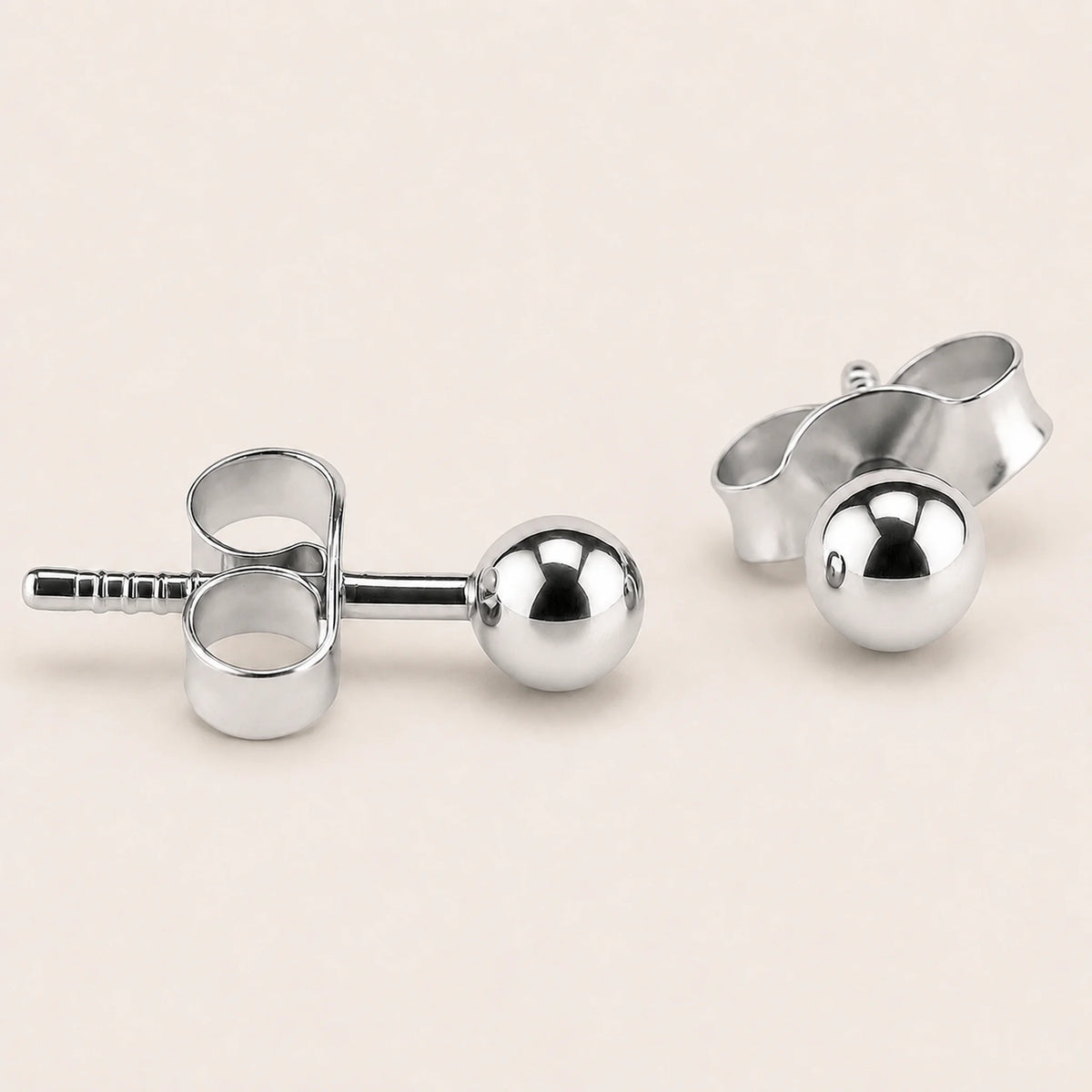 Titan Ohrstecker mit Kugel Mini