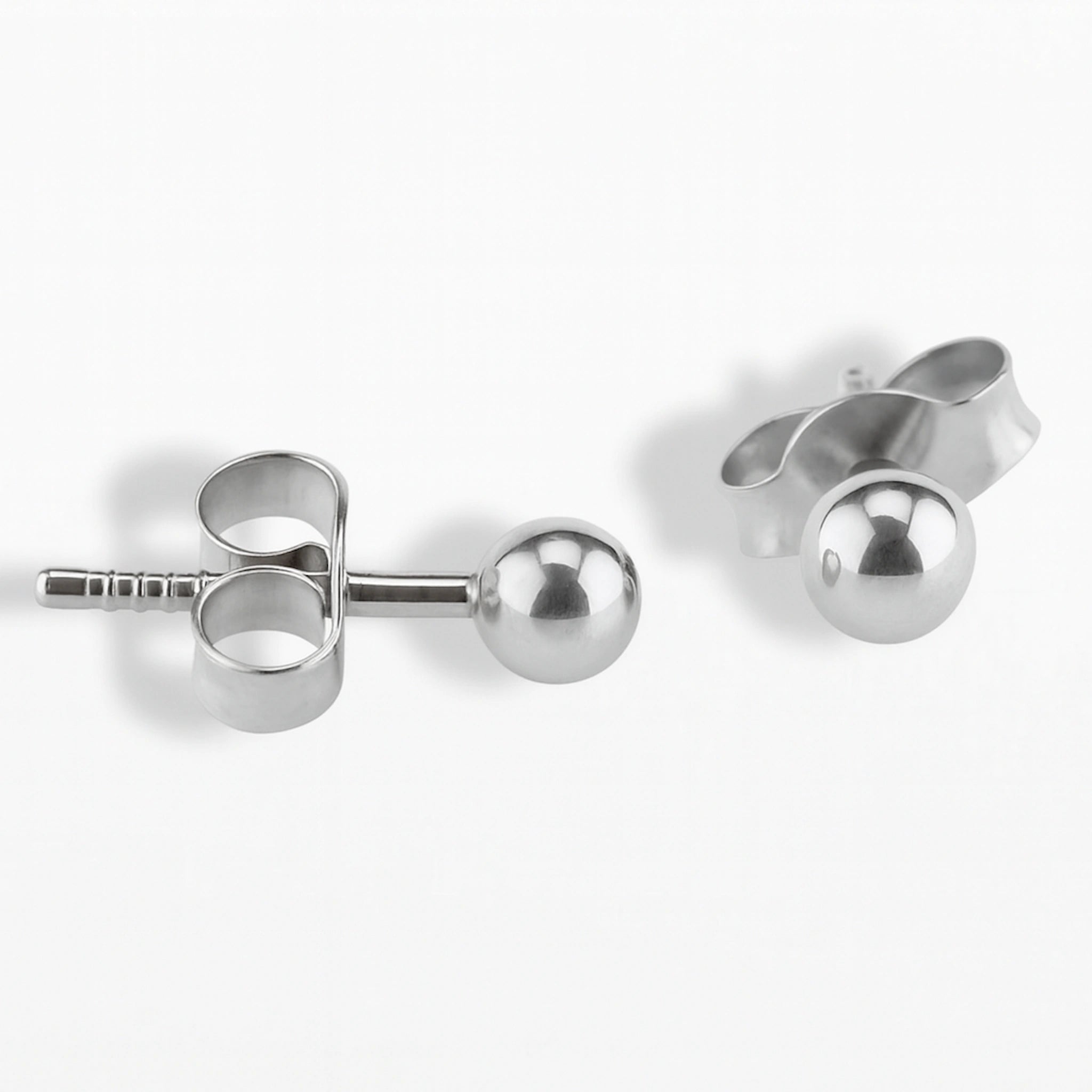 Titan Ohrstecker mit Kugel Mini