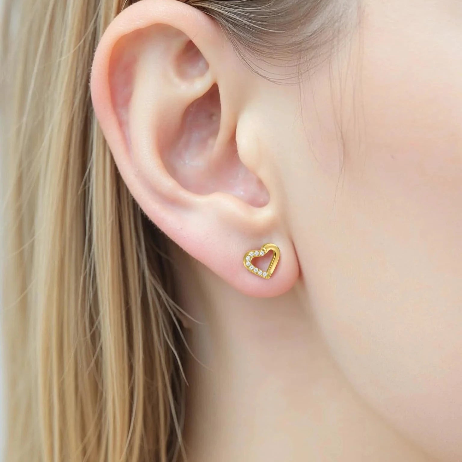 Titan Ohrstecker Herz mit Zirkonia