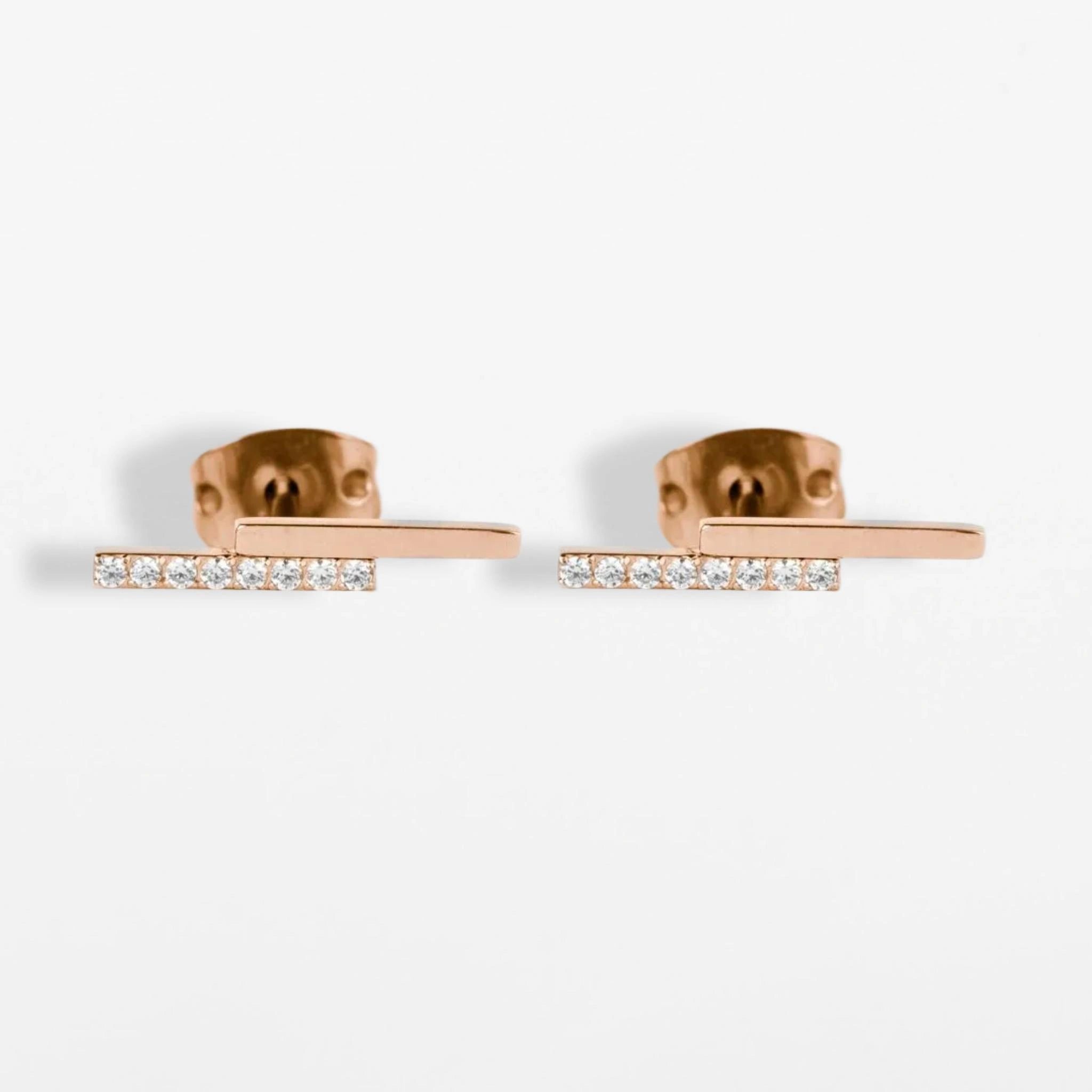 Ohrstecker Linea mit Kristallen aus Titan in Roségold von nonu.Berlin - Vorderansicht
