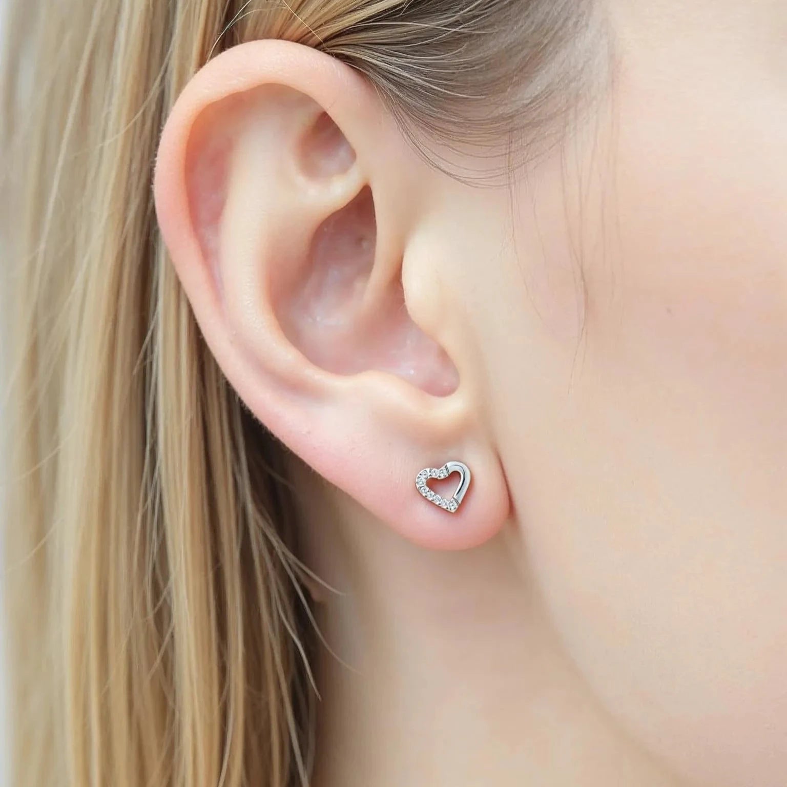 Titan Ohrstecker Herz mit Zirkonia
