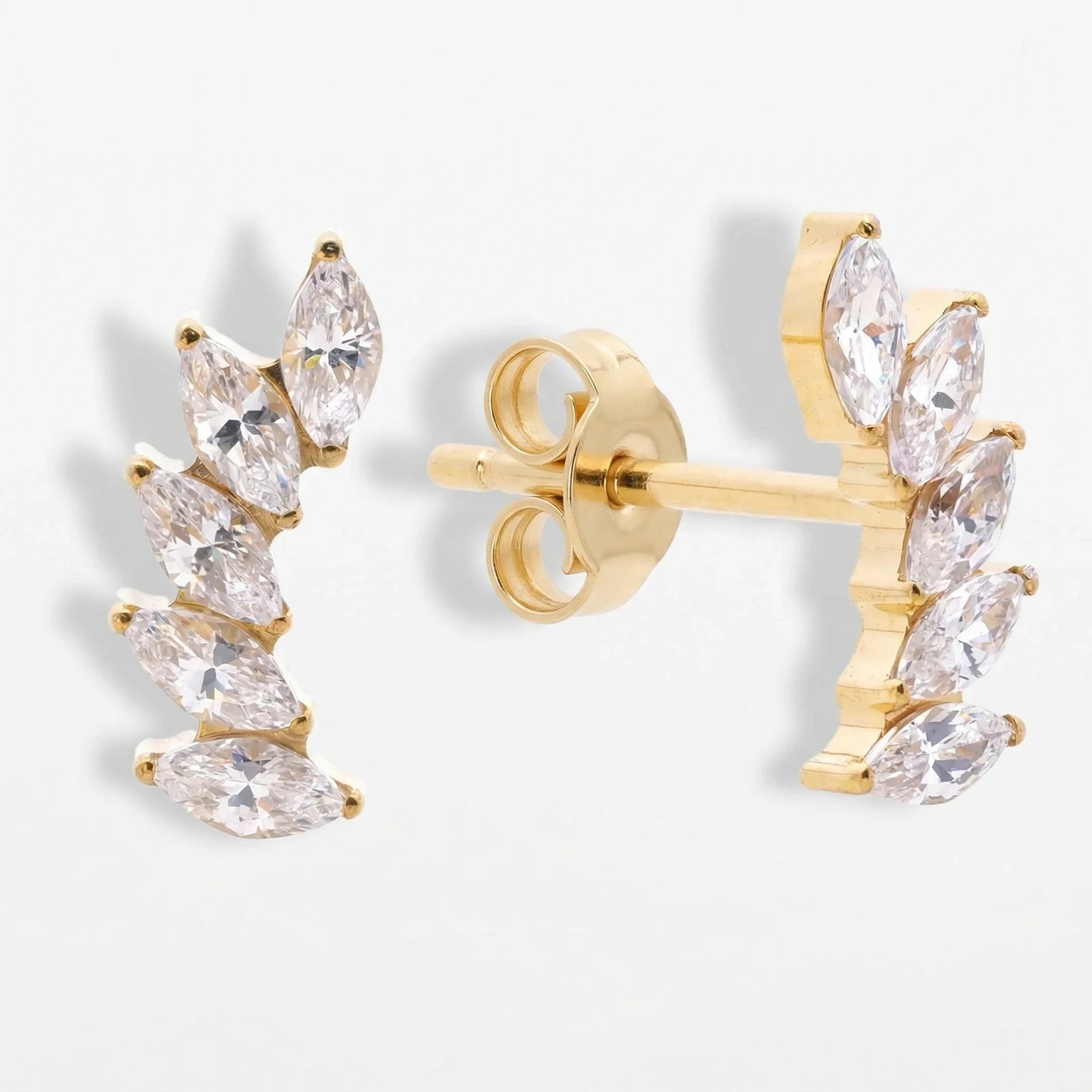 Goldener Titan Ohrkletterer Zirkonia mit funkelnder Steinreihe 