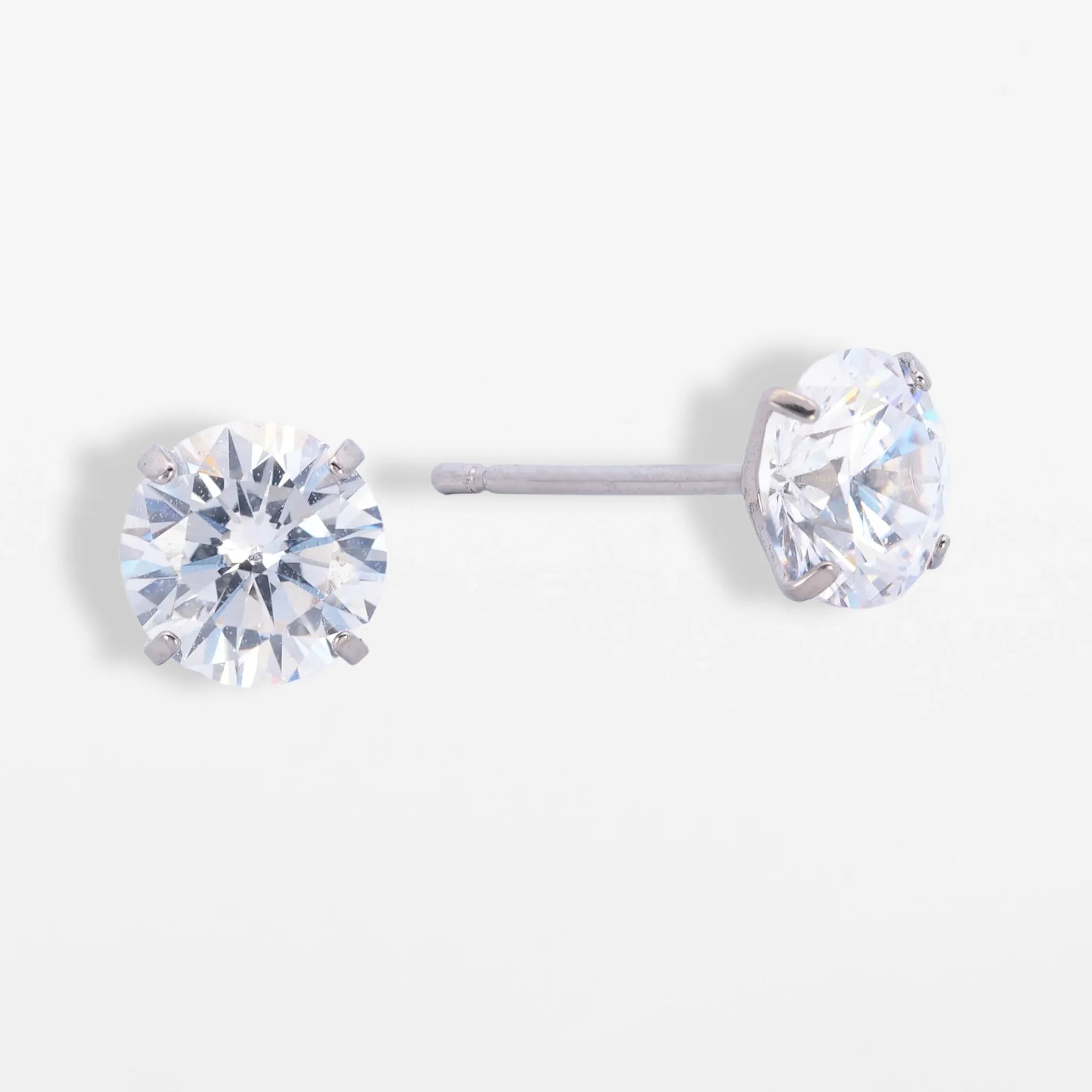 Silberner Titan Ohrstecker mit Zirkonia Stein Midi in mittlerer Größe