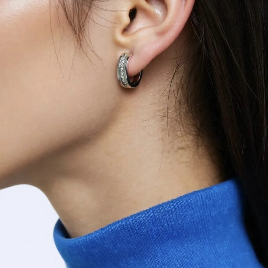 Titan Huggie Small – Chunky Pavé