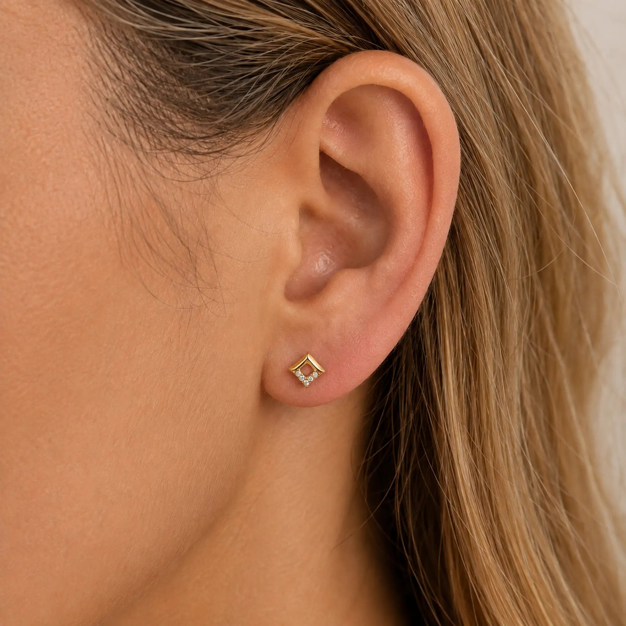 Titan Ohrstecker Viereck mit Zirkonia