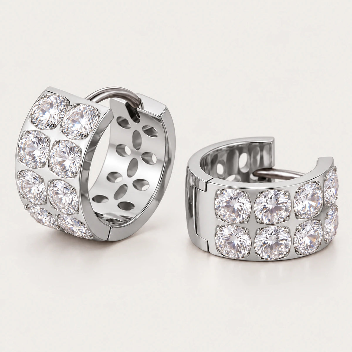 Titan Huggie Mini – Chunky Bold Zirkonia