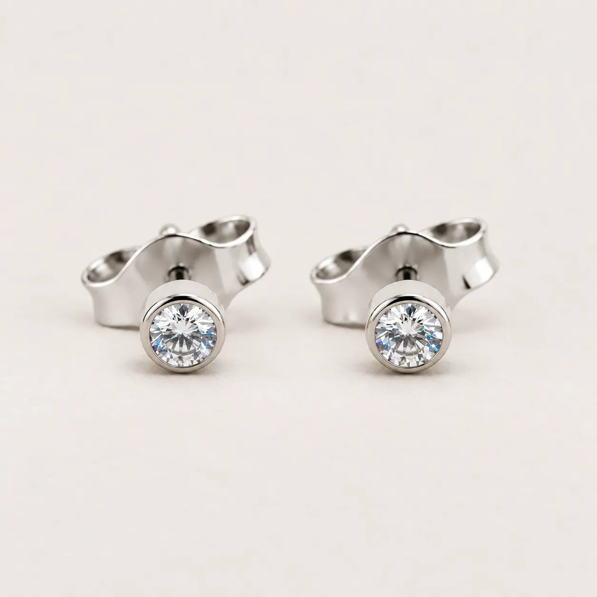 Titan Ohrstecker mit Zirkonia Stein Klein